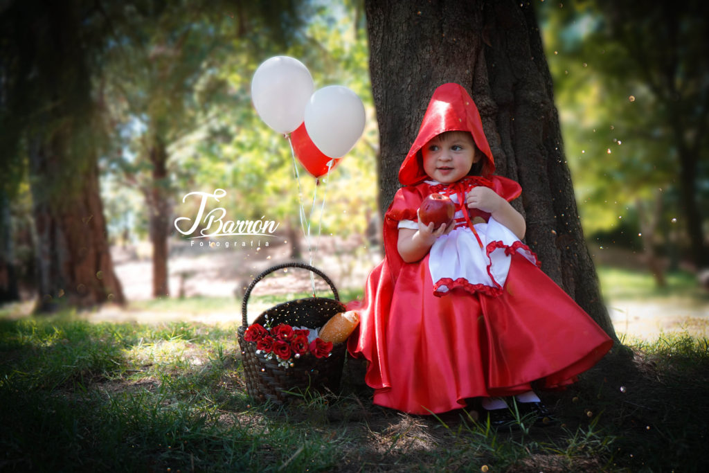 Sesión fotográfica profesional de Caperucita Roja - Fotógrafo Profesional en Guadalajara