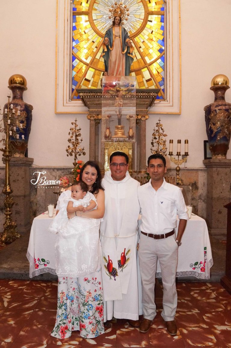 Cobertura fotográfica de ceremonia de bautizo - Fotografía Profesional