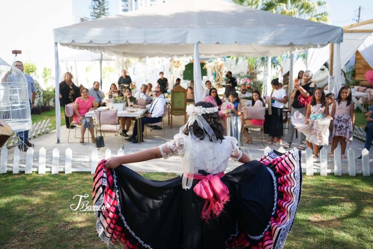 Fotografía profesional de bailable evento de primera comunión