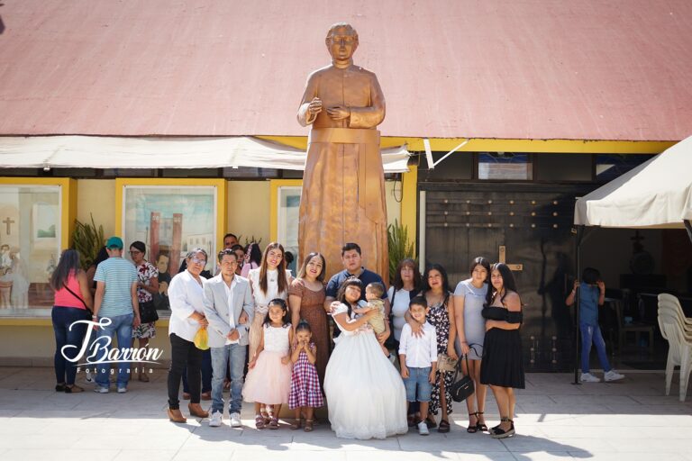 Cobertura de ceremonia de Primera Comunión en templo - Fotografía Profesional