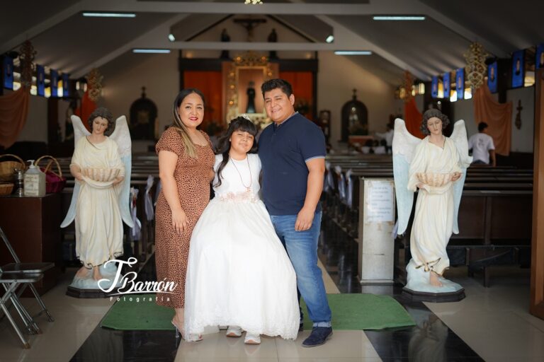 Cobertura de ceremonia de Primera Comunión en templo - Fotografía Profesional