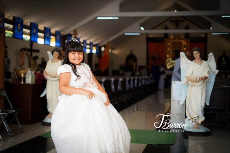 Cobertura de ceremonia de Primera Comunión en templo - Fotografía Profesional